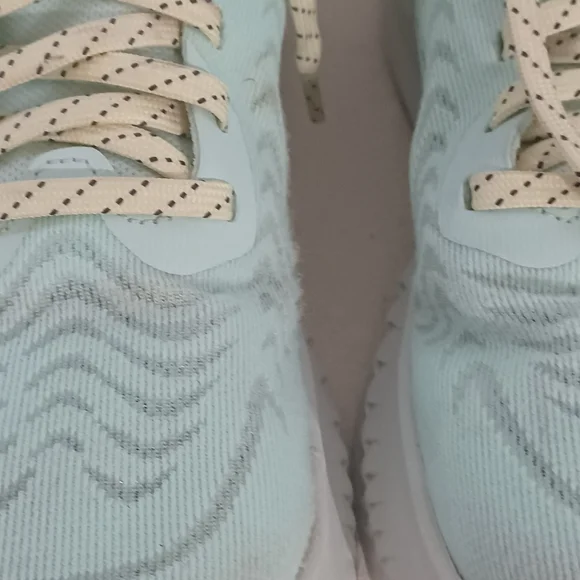 Altra Women's Mint Green Ultra Light Athletic Running Shoes Sz 7.5 - Picture 3 of 11